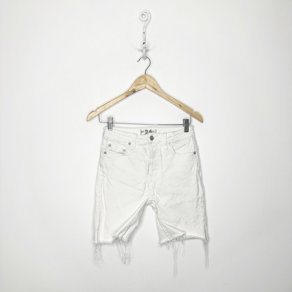 FREE PEOPLE Avery DENIM BERMUDA SHORT white cotton blend womens size 26 - Picture 1 of 10
